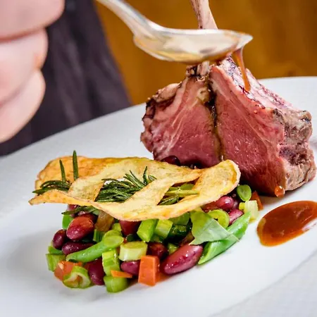 Haus Maximilian By Lamm *